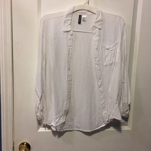 White button down long sleeve tee